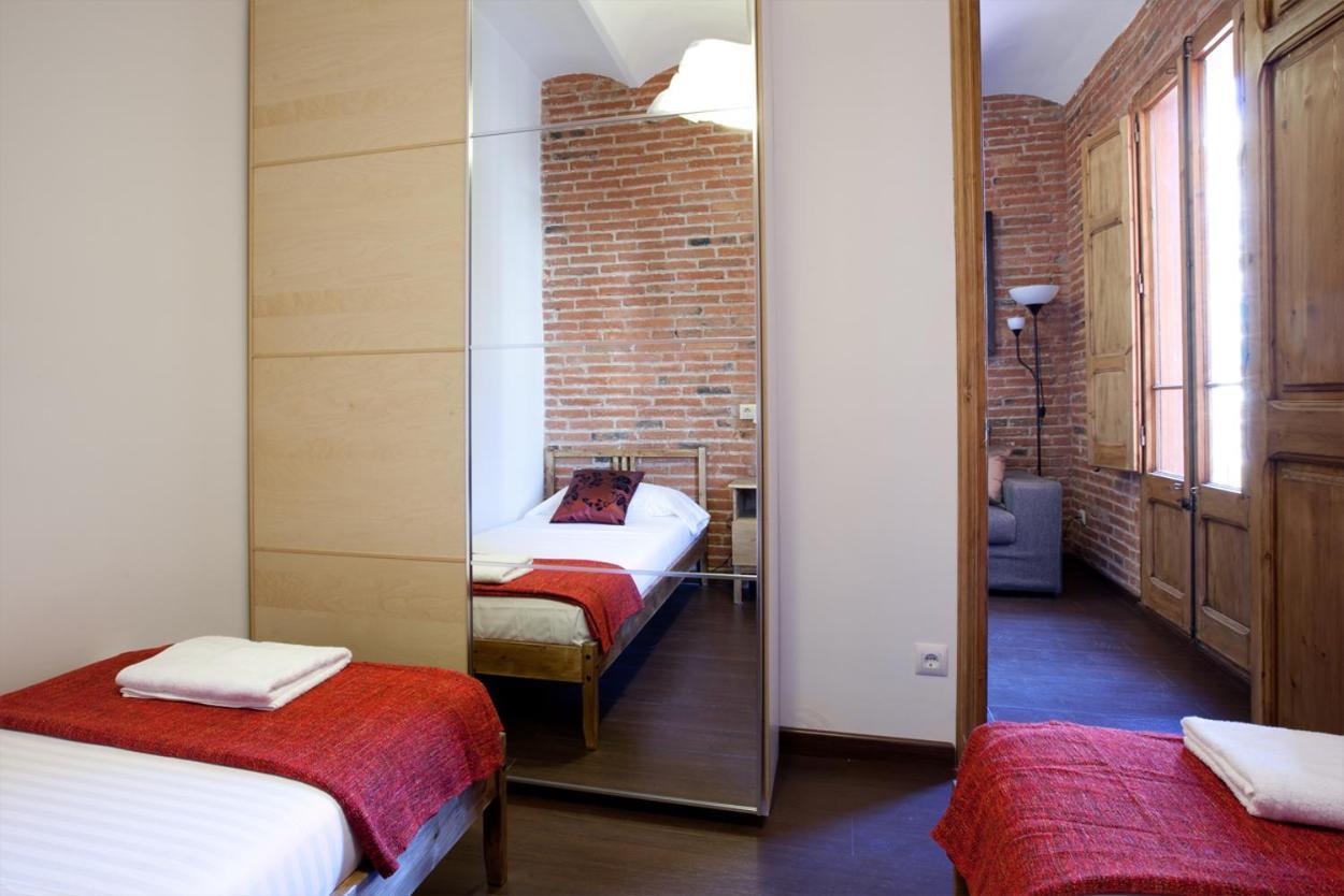 2-Bedroom Apartment For Families Barcelona Exterior photo